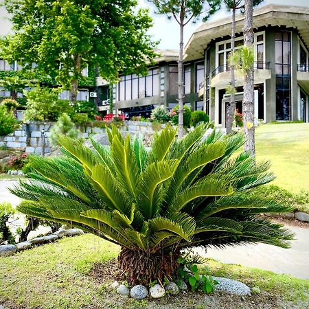 Rock City Resort Mingora Екстериор снимка