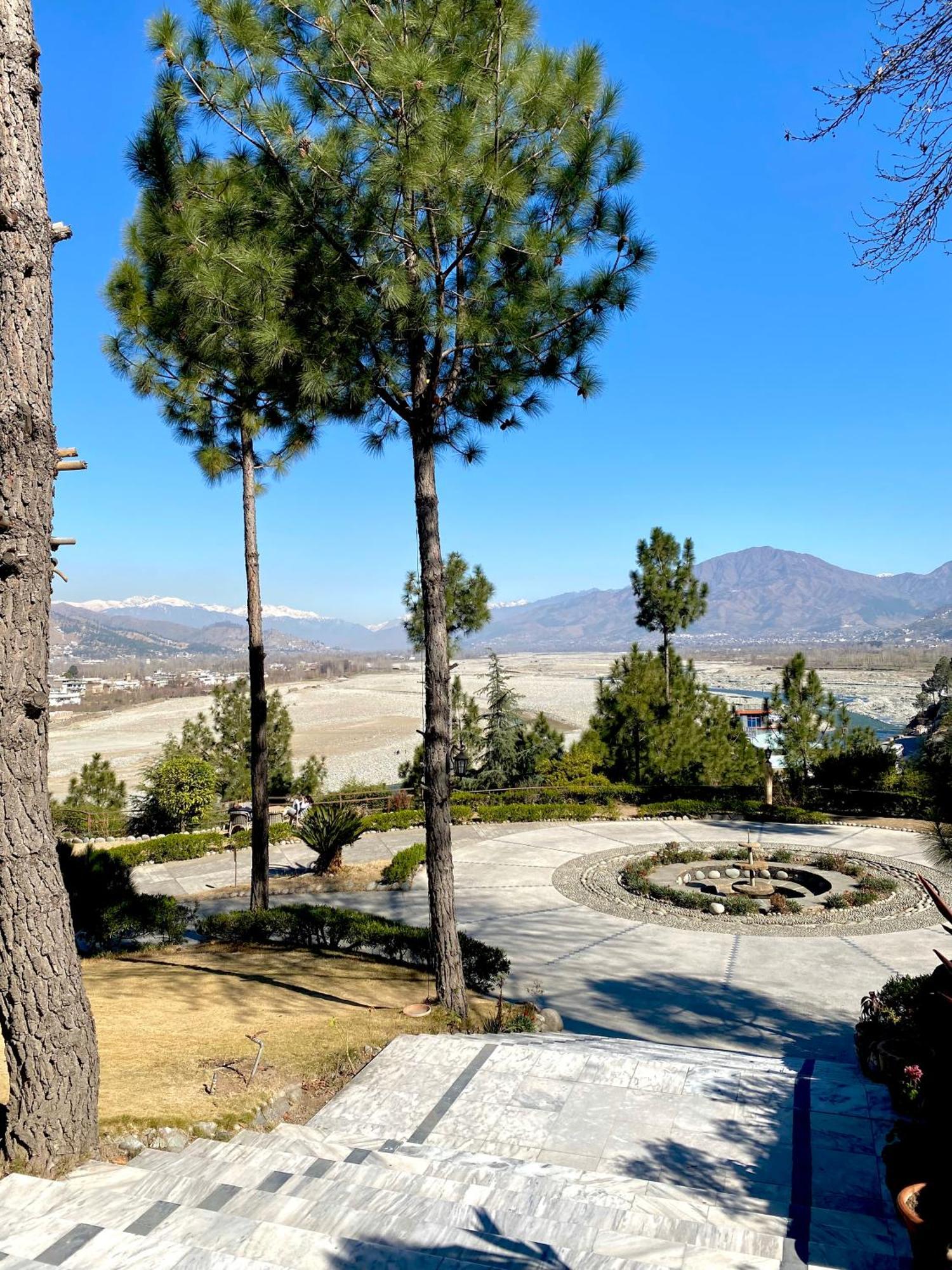 Rock City Resort Mingora Екстериор снимка