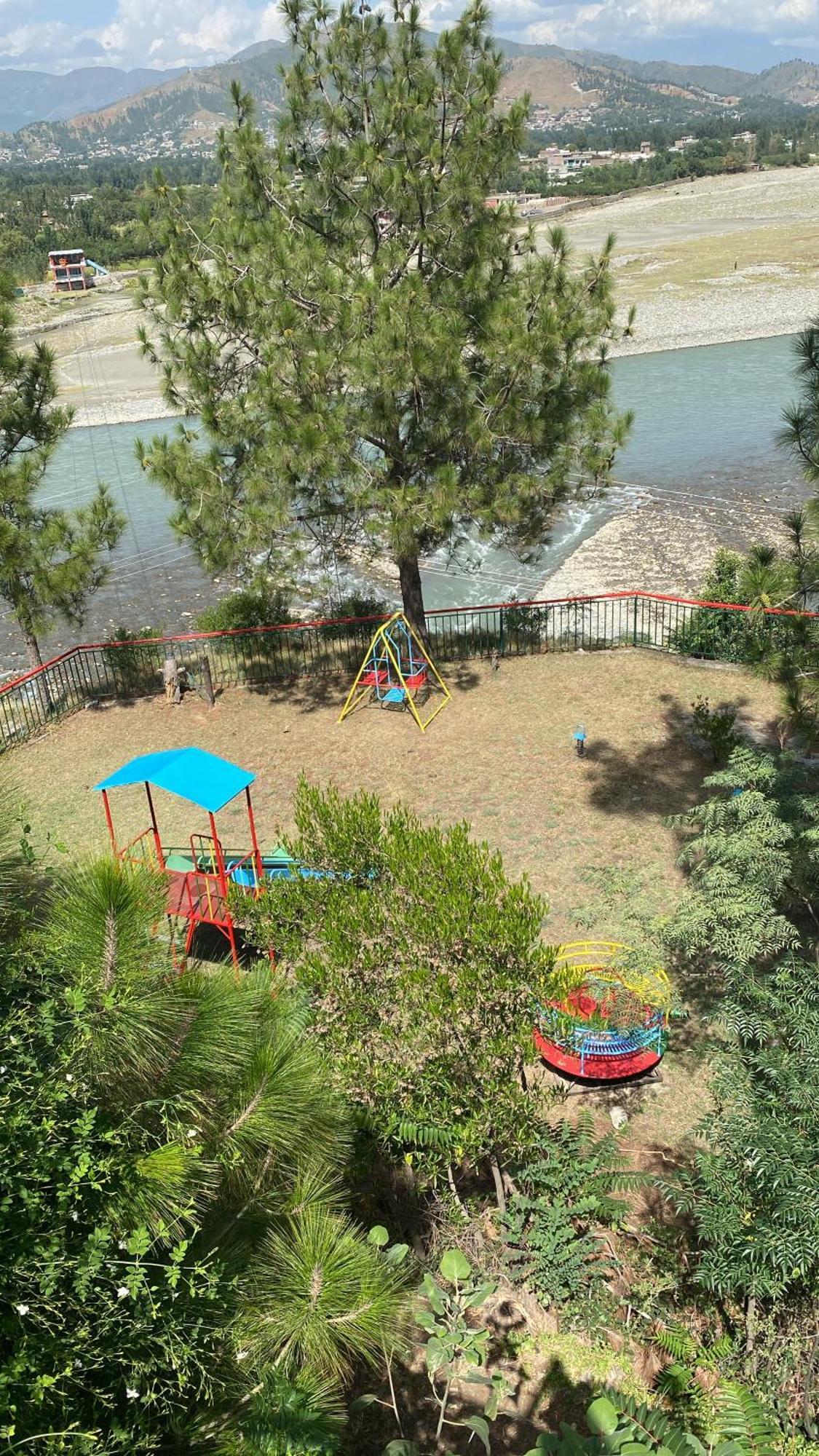 Rock City Resort Mingora Екстериор снимка