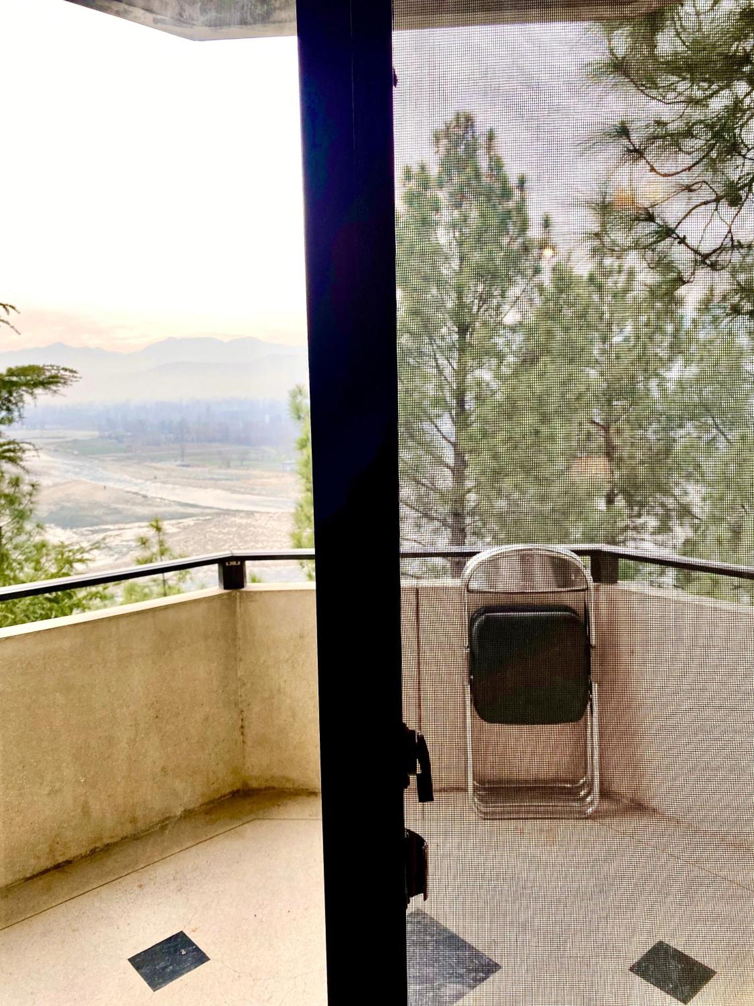 Rock City Resort Mingora Екстериор снимка