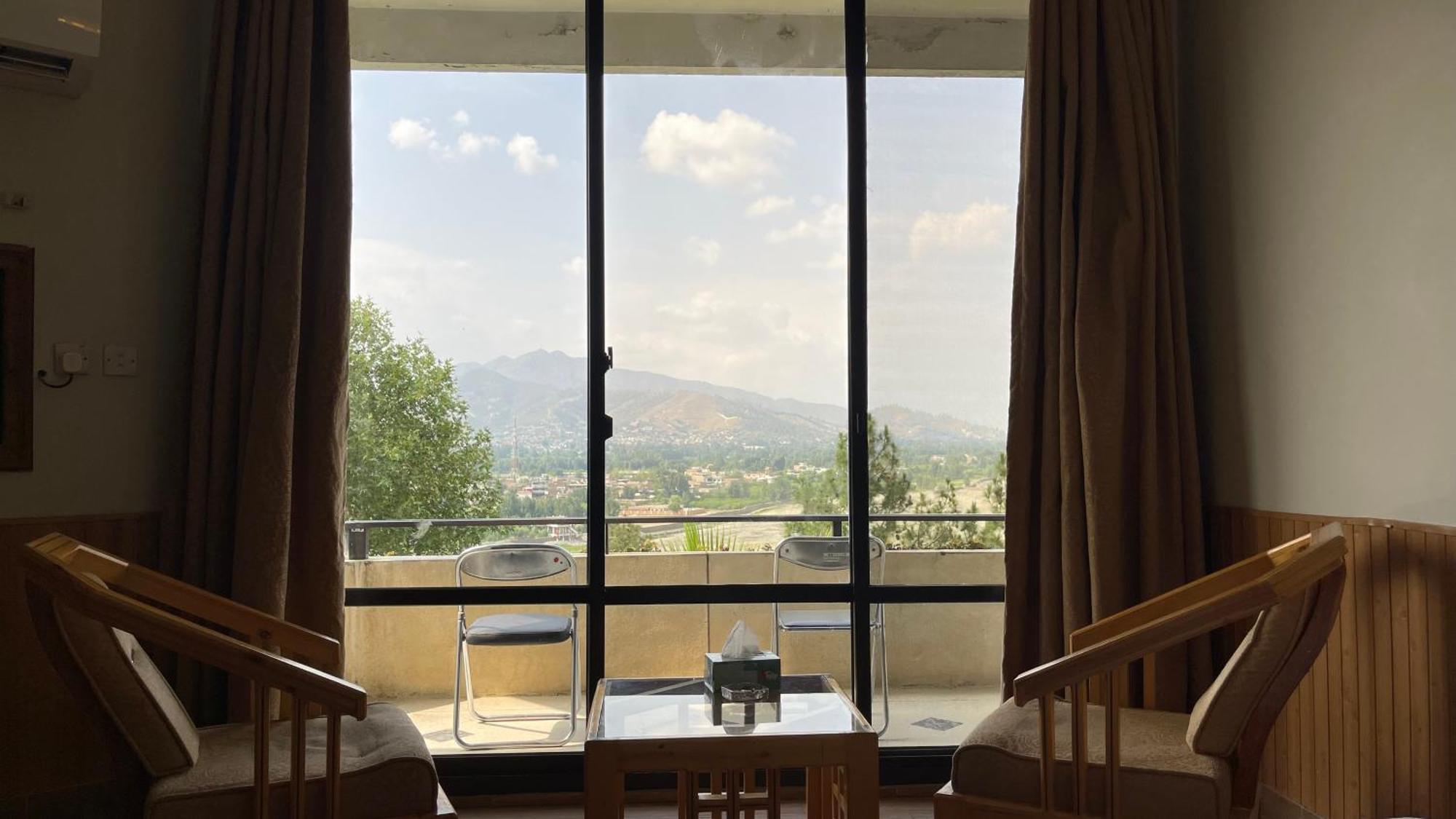Rock City Resort Mingora Екстериор снимка