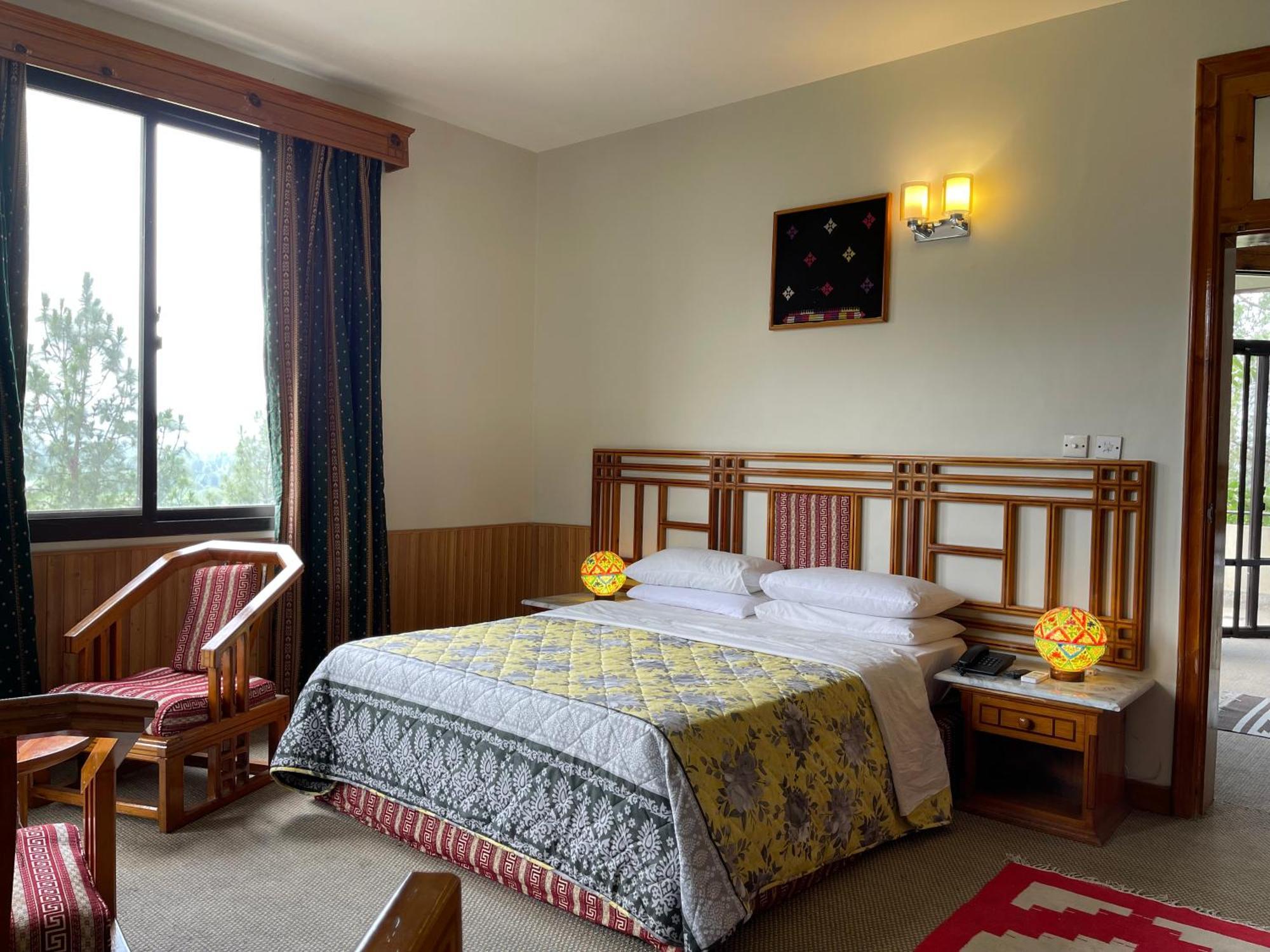 Rock City Resort Mingora Екстериор снимка