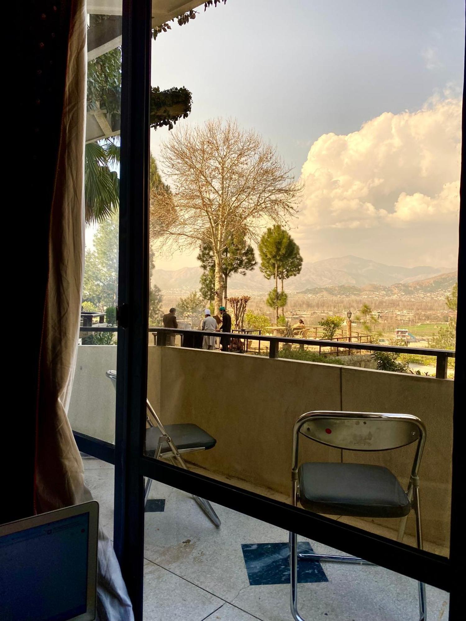 Rock City Resort Mingora Екстериор снимка