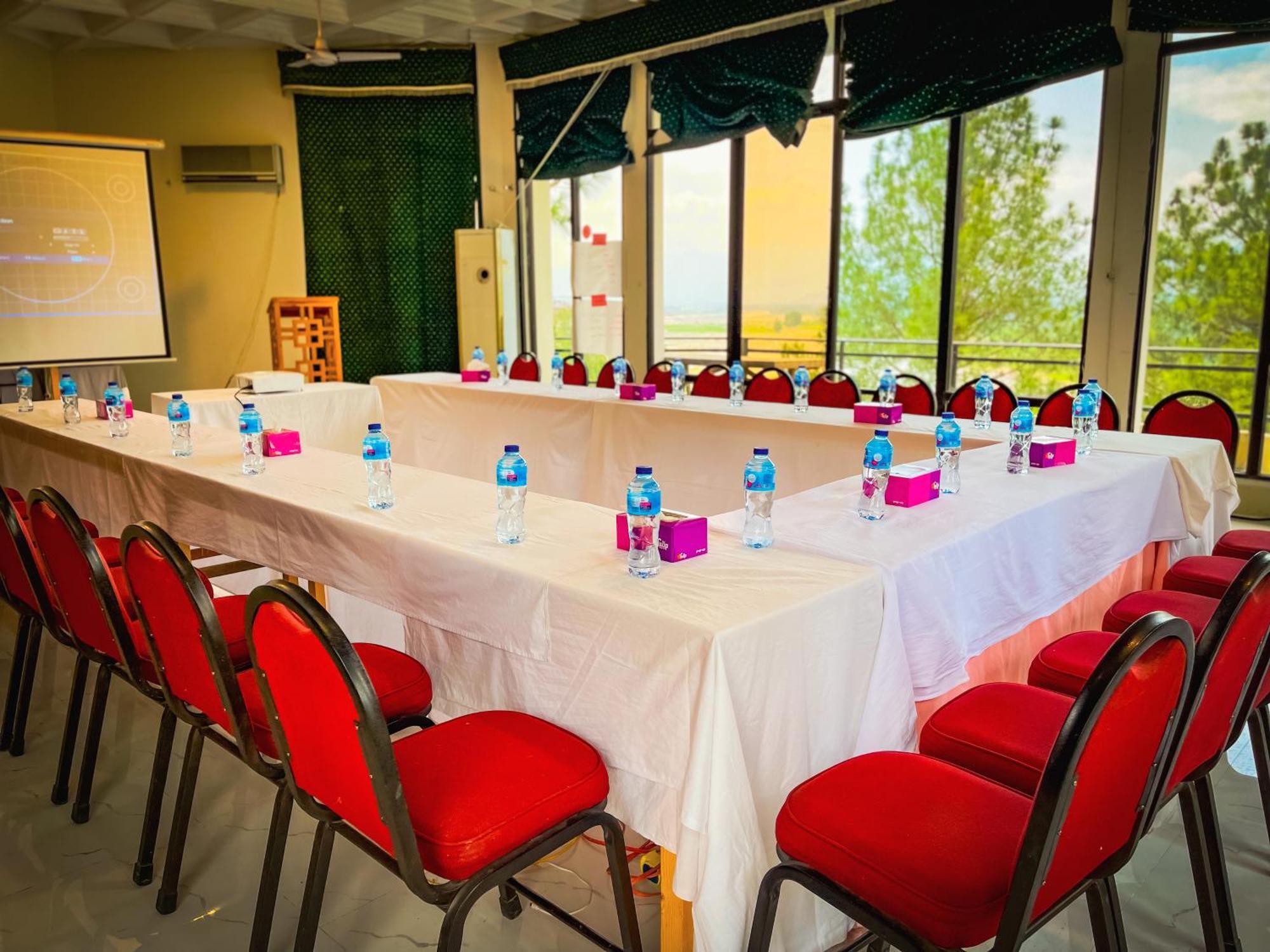 Rock City Resort Mingora Екстериор снимка