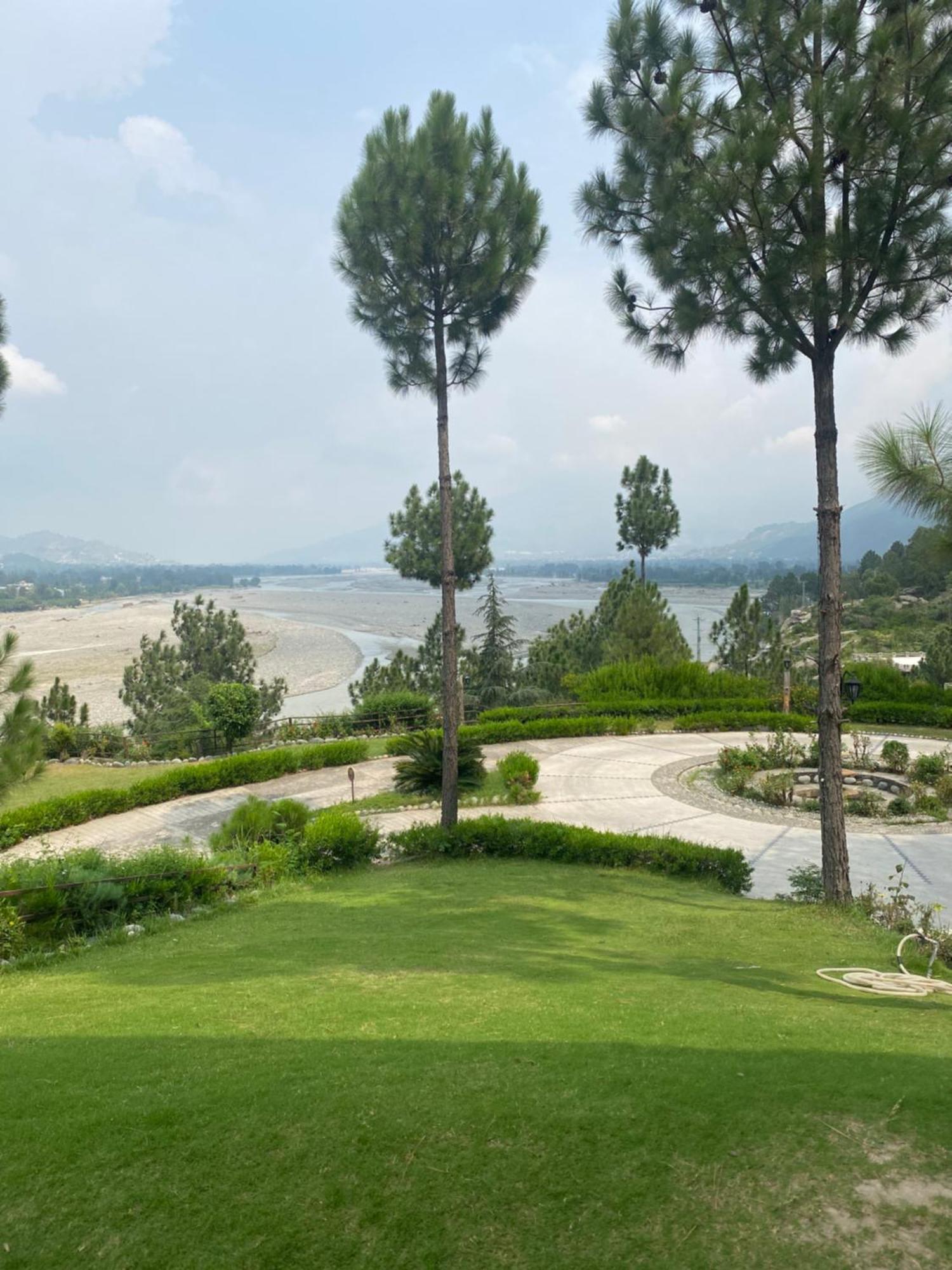 Rock City Resort Mingora Екстериор снимка