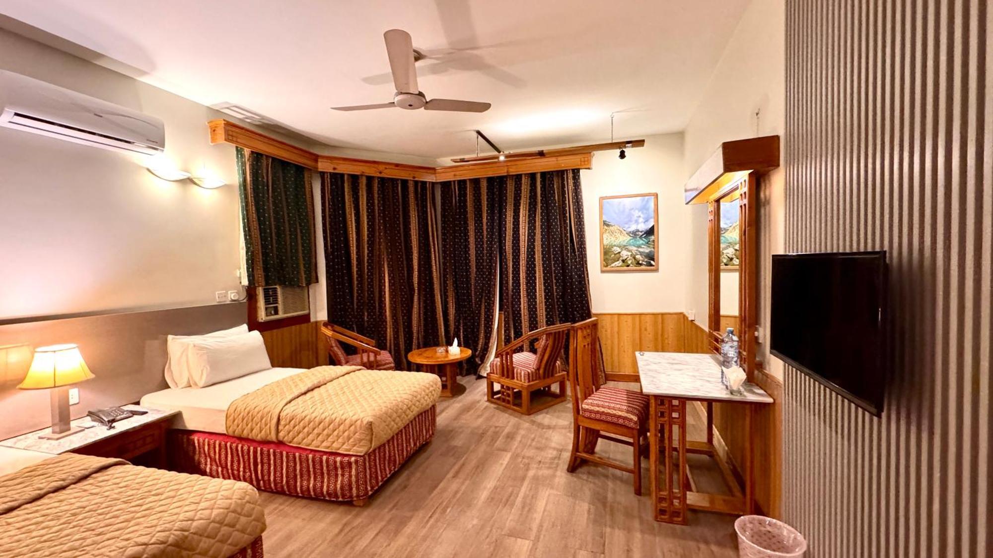 Rock City Resort Mingora Екстериор снимка