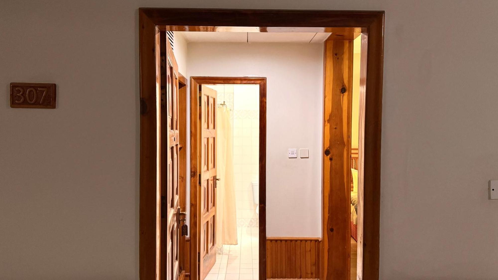 Rock City Resort Mingora Екстериор снимка