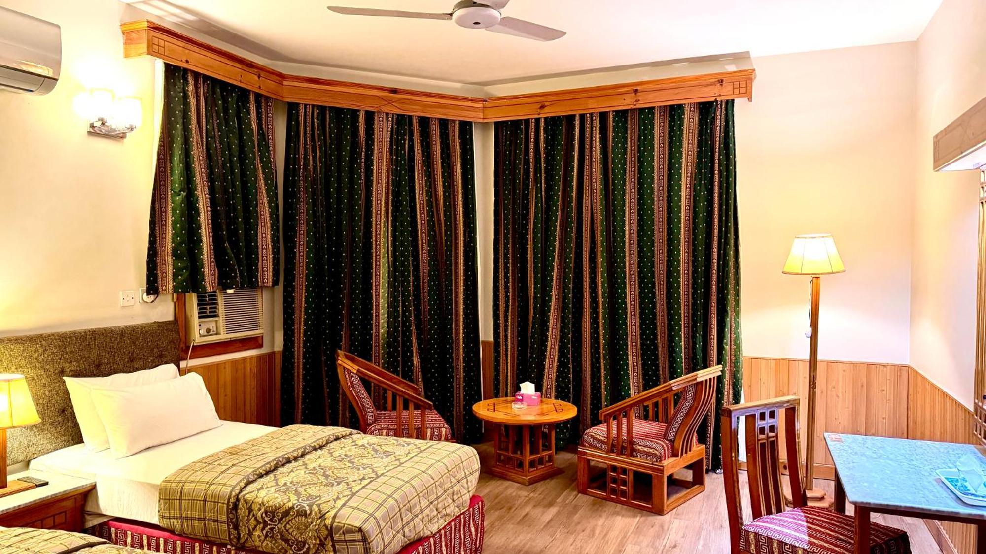 Rock City Resort Mingora Екстериор снимка