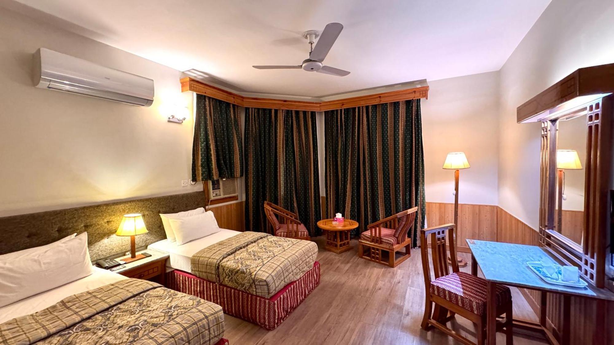 Rock City Resort Mingora Екстериор снимка